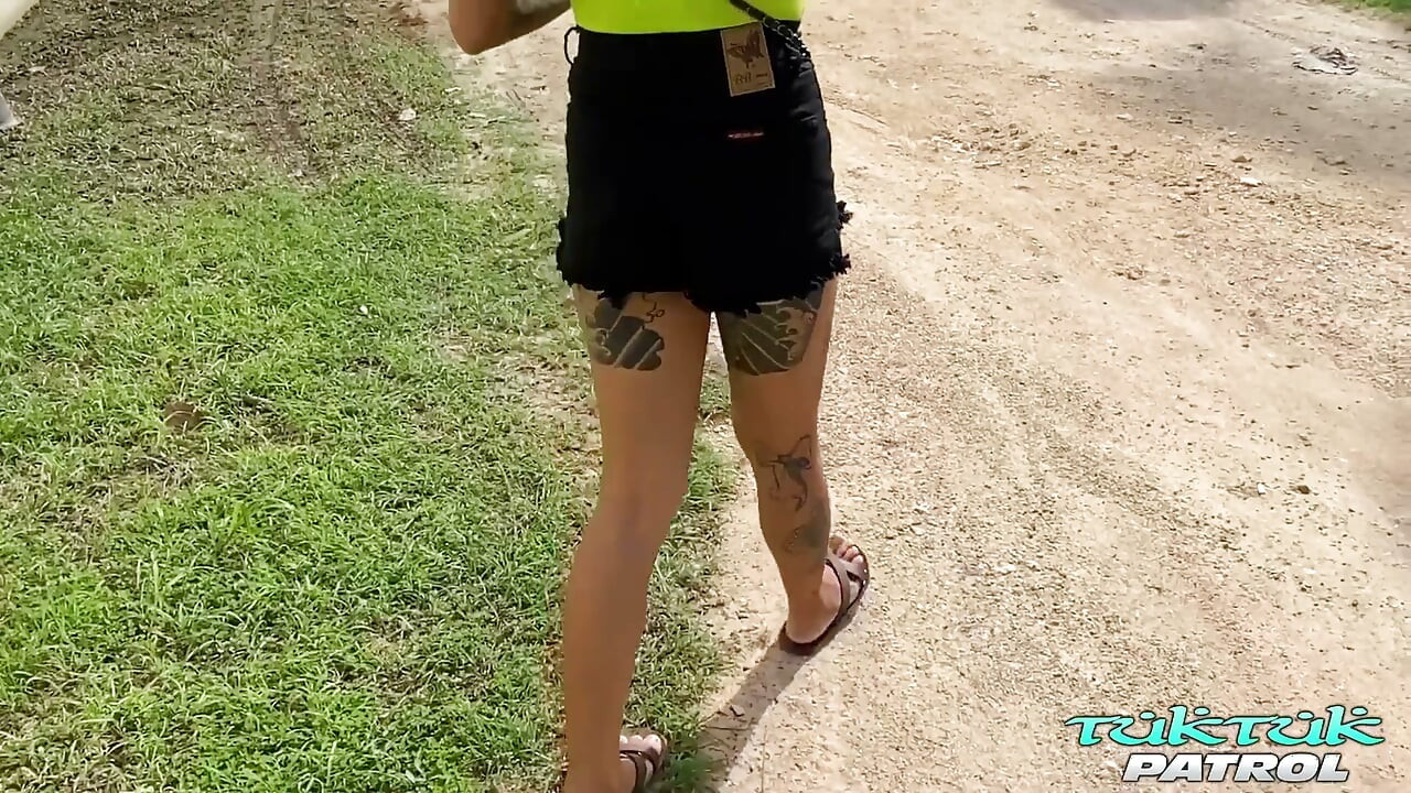 Tuktukpatrol taylandlı kız yabancı erkekler dünyaını sallıyor