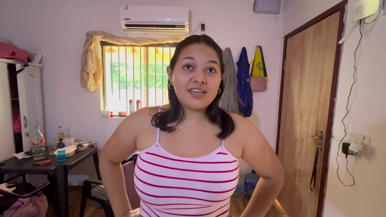 मैं अपने पति के आने से पहले अपने कर्मचारी को चोदती हूं