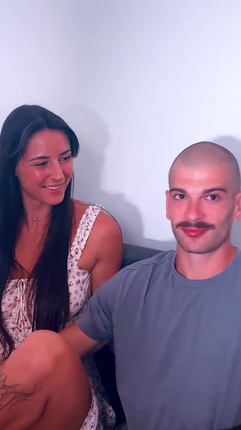 Я сквиртую перед молодой грудастой женщиной, которую взял раком ее бойфренд