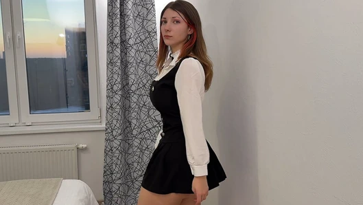 Kız öğrenciler 18+ öğretmenler iyi notlar vermek için onları siktiklerinde gerçekten azıyor