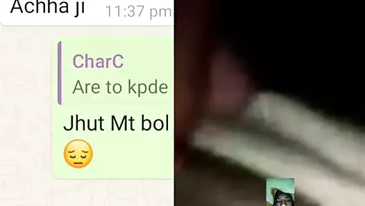 Göğüsler ile gösterişsiz gösteri