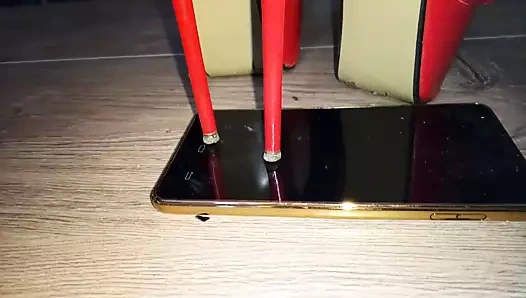 Bayan ben vertu'yu seksi kırmızı topuklu ayakkabılarla eziyorum.