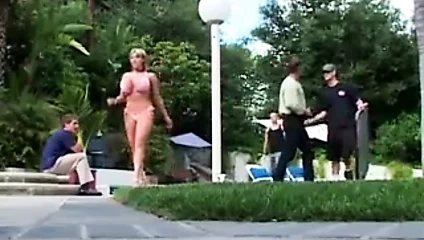 Busty bebek ava devine kahrolası