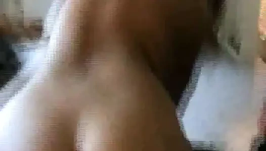 meine ex von hinten befummelt