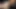 Komşum yüzüme teşhir ettikten sonra seksi çıplak ayaklarını ve ayak parmaklarını emmeme izin veriyor