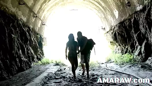 Kedi acrobatics olarak esmer jazmina volcan gets becerdin