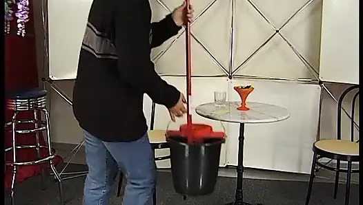 Brineta Zrela Dama Puši Jako Wang na kastingu