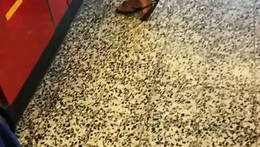 Evli kadının ayak teaser'i