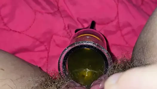 Klitoris pompalıyor ve işiyor