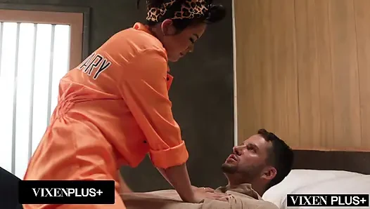 Vixenplus kötü kız lulu sert sikiliyor