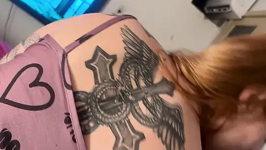 Camila Vegas bakış açısından berbat ve anal için poposunu açıyor