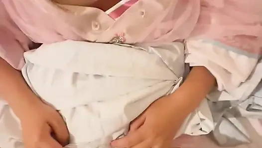 İpeksi prenses Lulu Wild büyük dölleme damlayana kadar büyük yarağı yalıyor ve sikiyor