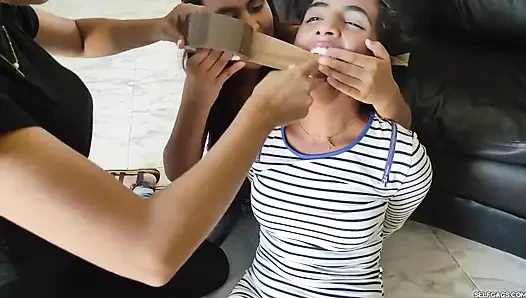 Kötü sürtükler şehirdeki yeni yarak azdırmalarına hoş geldin diyor!