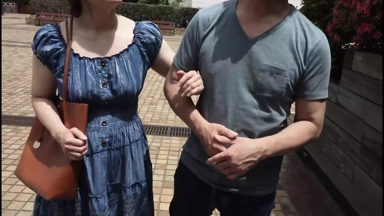 Una milf limpia y prolija cura y calma, y sigue con adulterio por amor -2