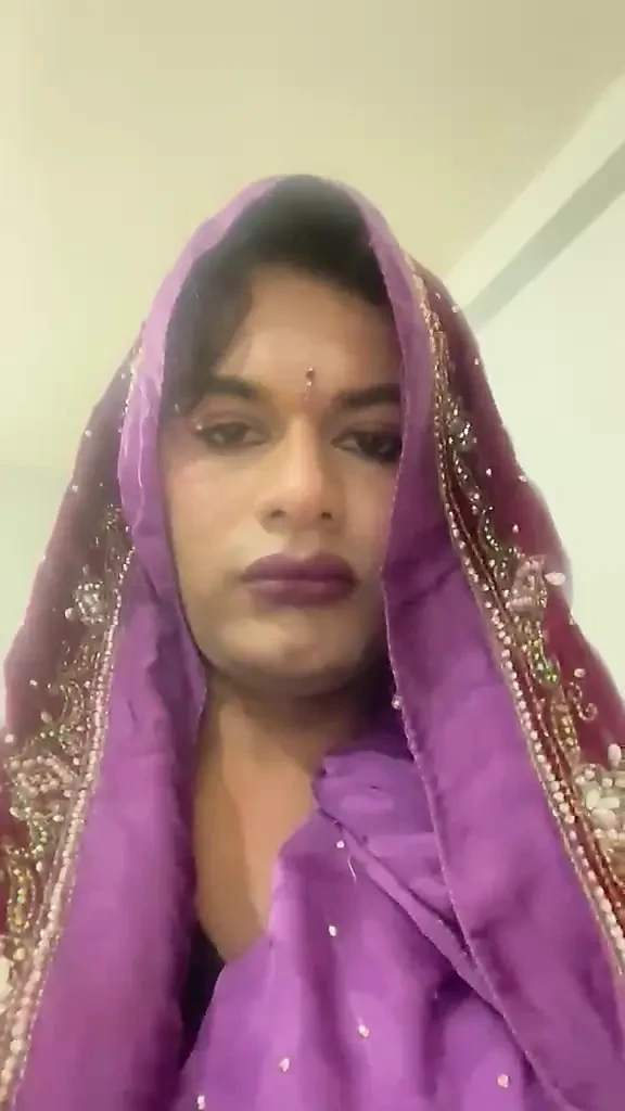 Urvashipatil silk saree  ghar ke andar ghap ghap krrhi thi