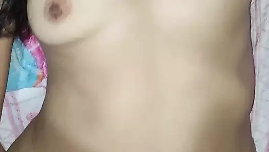 Bana bir iyilik yaptıktan sonra, beni bununla geri ödetiyor