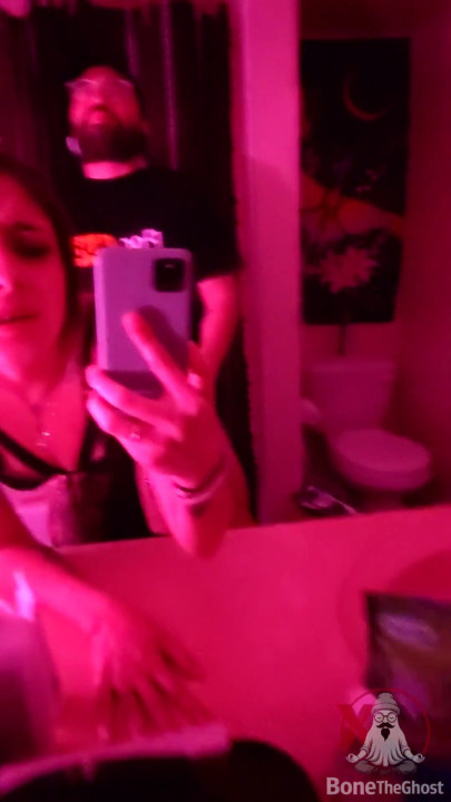 Orta yaşlı seksi arkadaşımı aynanın önünde sikiyorum | Klip 1