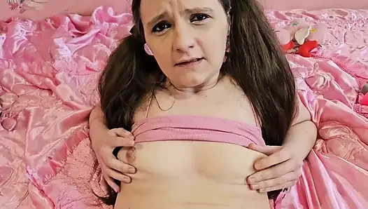 Kawaii kız gibi farklı şeylerle mastürbasyon yapıyor
