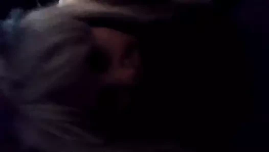 Seksi sarışın büyük zenci emiyor