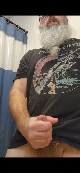 Büyük dildo eğlencesi ve biraz boşalma