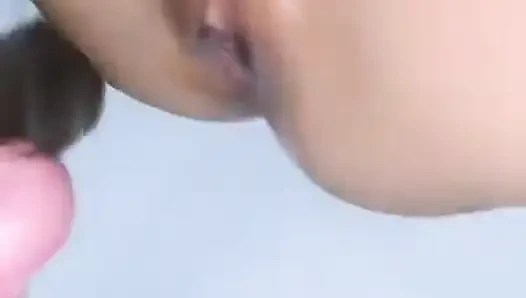 Oğlan ve kız sikişiyor