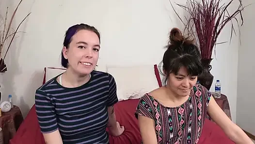 Çaresiz amatörler ateşli seksi formda minyon kızlar sıkı amcıklarını büyük beyaz yarakla sert siktiriyor
