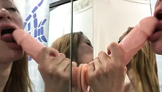 Senin Sert Penisin Için Derin Oral Seks Yapıyorum