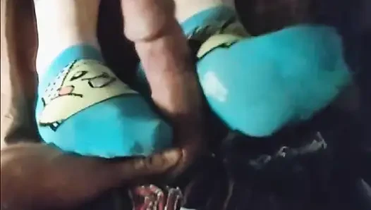 Seksi ayak bileği çorapla mastürbasyon çorap ayakla muamele ve hello kitty çoraplı elle muamele