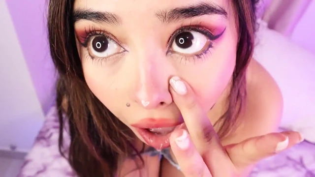 Üçüz üvey kız kardeşler ateşli adam için kavga ediyor