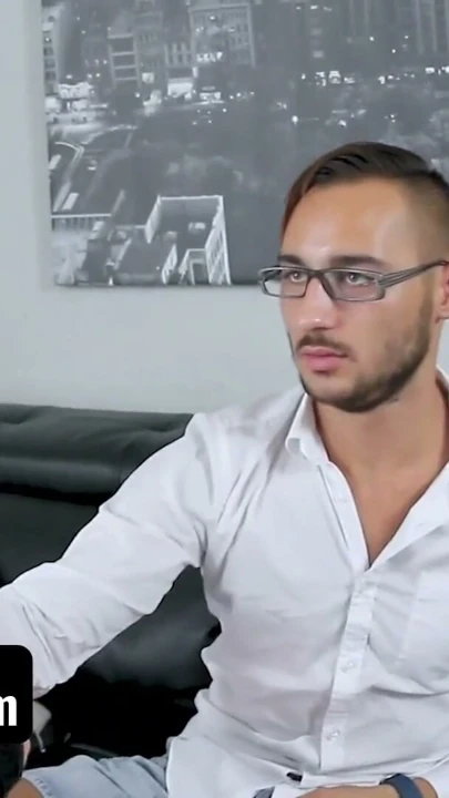 Toplam inek üvey kız kardeşini ateşli çıplak vücudunu izlemek yerine video oyunlarını tercih ediyor - sislovesme | Klip 1