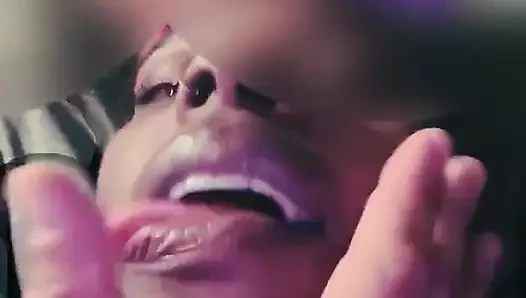 Seksi sürtük ev hanımı bütün gece sikişiyor