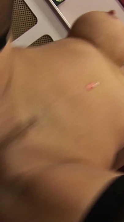 Michelle Thorne ve Jemstone Sırayla Takma Yarak Takıyor | Bölüm 2
