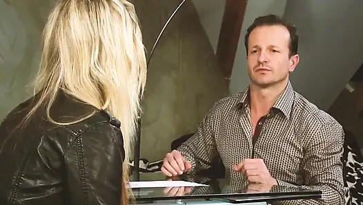 Harika orta yaşlı seksi kadınlar sahne 2_sexy küçük memeli sarışın orta yaşlı seksi kadın yüze boşalmanın tadını çıkarıyor