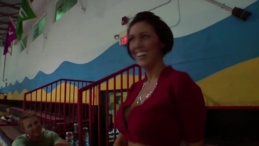 Dev döl 4 sevimli genç amcık her şekilde sikiliyor