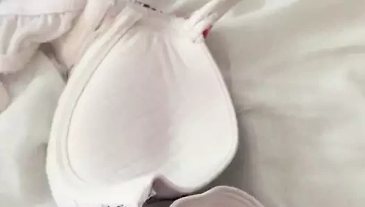 Sütyenle mastürbasyon