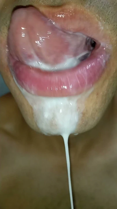 Sperm yalayıcı JOI Uzun dili dölünü yalvararak istiyor, sütümü istiyorum, yakın çekim ağır çekim | Bölüm 3