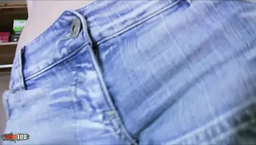 Güzel Arap genç kız derinden sikiliyor