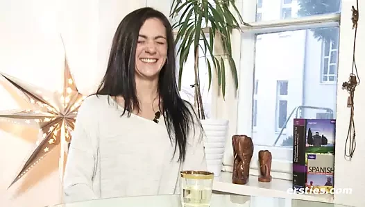 Alman bal oynama ile ona kedi