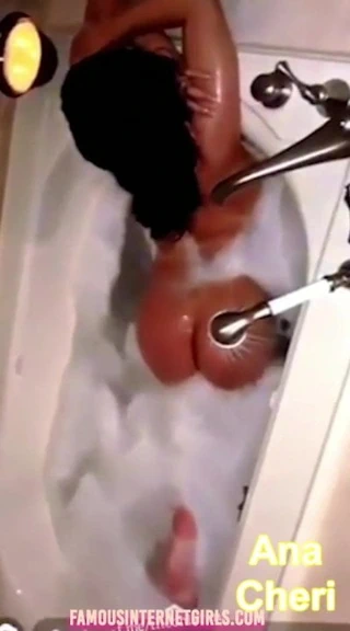 Ana Cheri