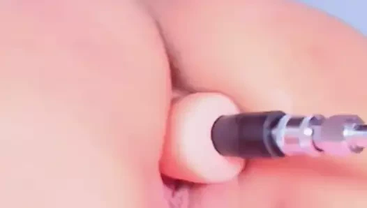 Hintli üvey anne tek başına mastürbasyon yapıyor