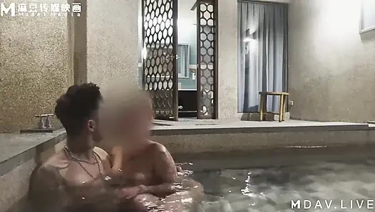 MTVQ22-AV3 Şehir Avcısı Seks Arkı EP3 / Online Flört Sarışın Kız Sıcak Kaplıca Hamamına Aceleyle Atıyor, Sıcak Kaplıca Seks Selfiesi!