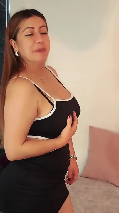 Tatminsiz olgun latin orta yaşlı seksi oda arkadaşı gerçek amatör sikiliyor ve boşalıyor