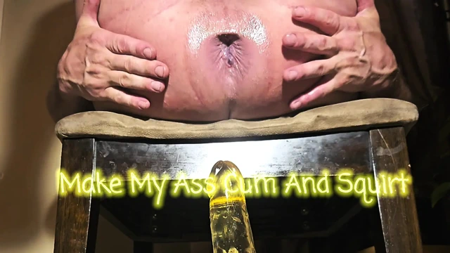 Götüm boşalıyor ve fışkırtıyorum.