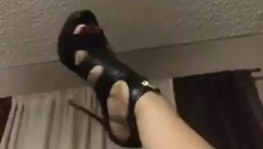 topuklu seksi latin ayaklar