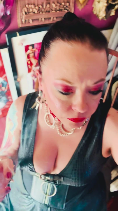 A Smoking Mistress, Tina Snua, Smoking 2 Cigarettes Tip To Tail - Drifting  OMI OME snap Inhales | Clip 3