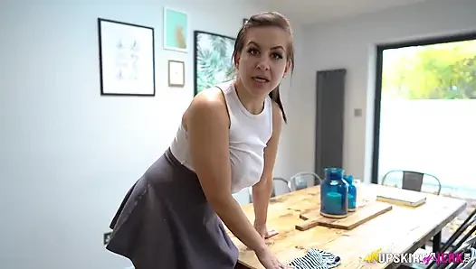 Tindra Frost - senden sonra temizlik yapıyor