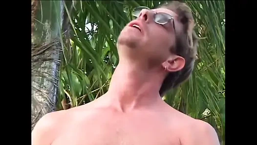 Allysin Chaynes: Duyusal, Göğsünlü, Arkadan Sevişmiş