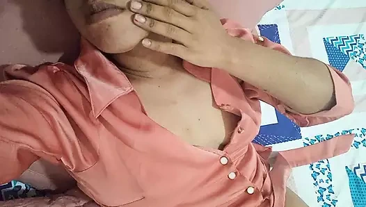 HOME VIDEO !! MEXICAN TEEN OFFERS HER PUSSY FOR A FEW PESOS