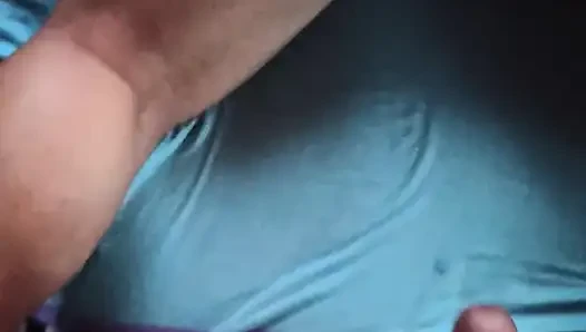Orta yaşlı seksi kadın dörtte sikiliyor