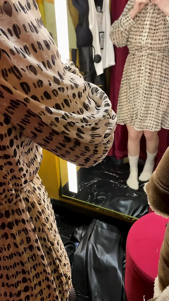 Примеряю одежду. Часть 1